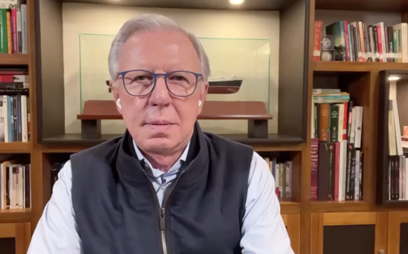 Él es el jefe de campaña