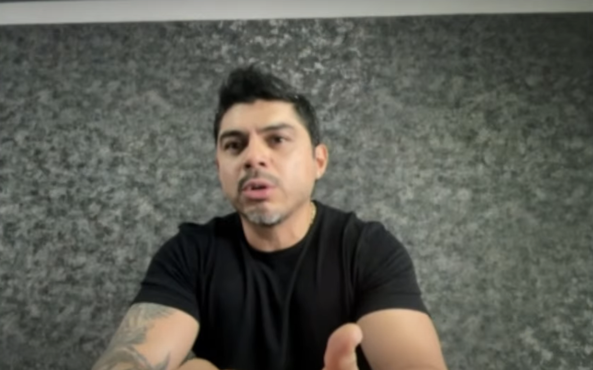 “Aquí seguimos, no vamos a dejar de hacer lo nuestro”: Carlos Jiménez responde a amenazas