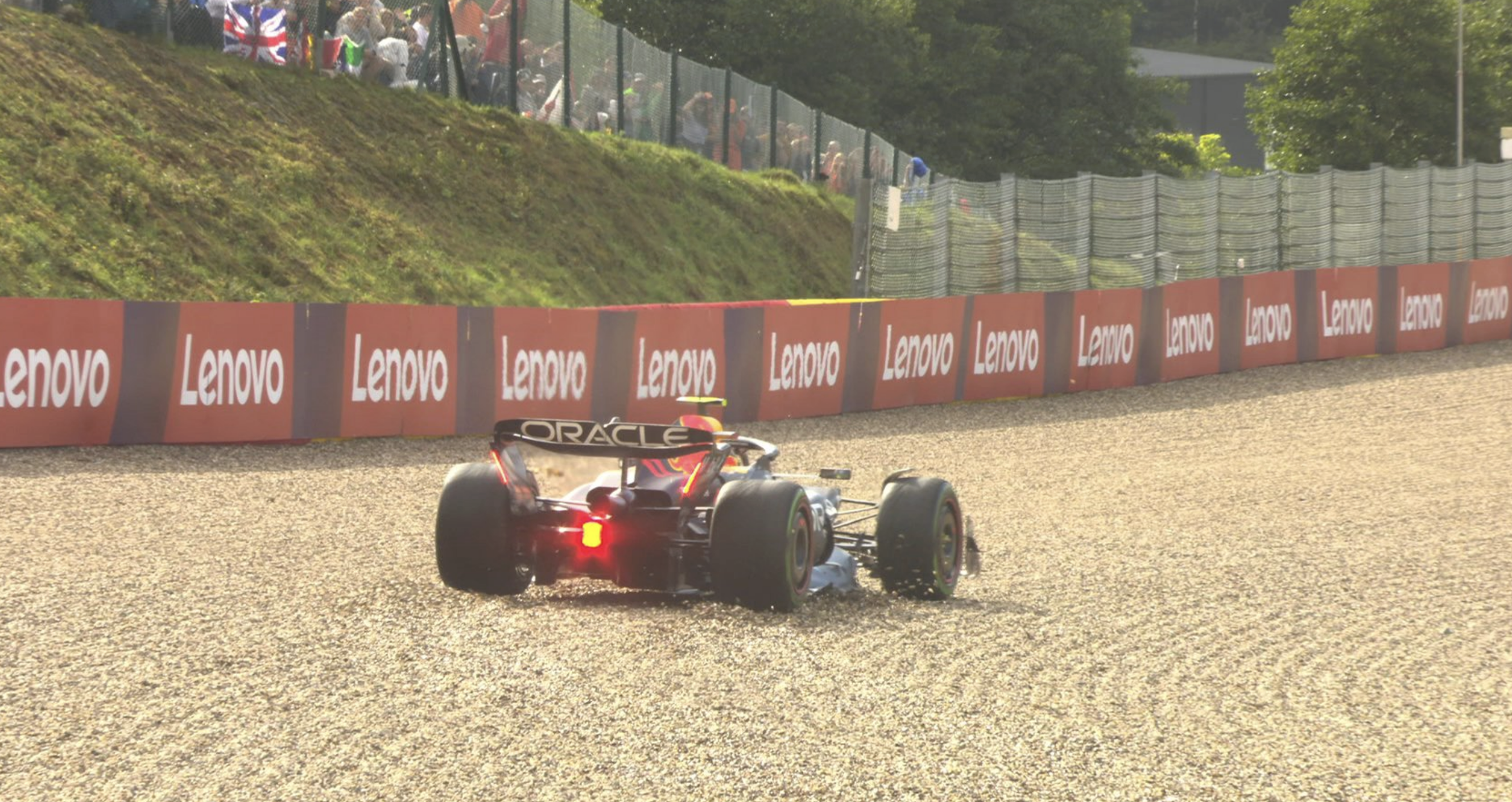 Verstappen se lleva el sprint del GP de Bélgica; ‘Checo’ Pérez sale de la competencia