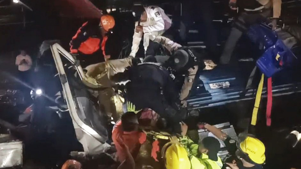 #Video Choque múltiple en Xalapa deja 11 lesionados #Video Choque múltiple en Xalapa deja 11 lesionados