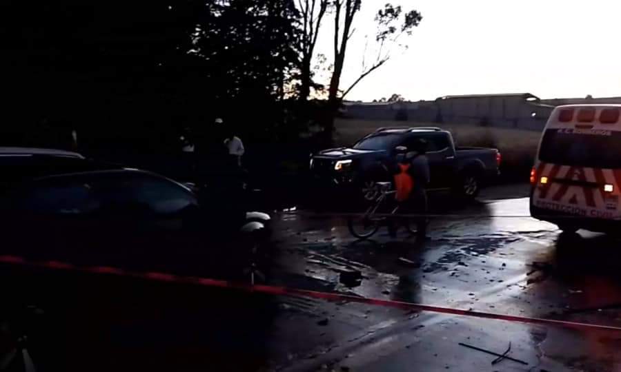 Mueren cinco personas en choque en la autopista Toluca-Valle de Bravo Mueren cinco personas en choque en la autopista Toluca-Valle de Bravo