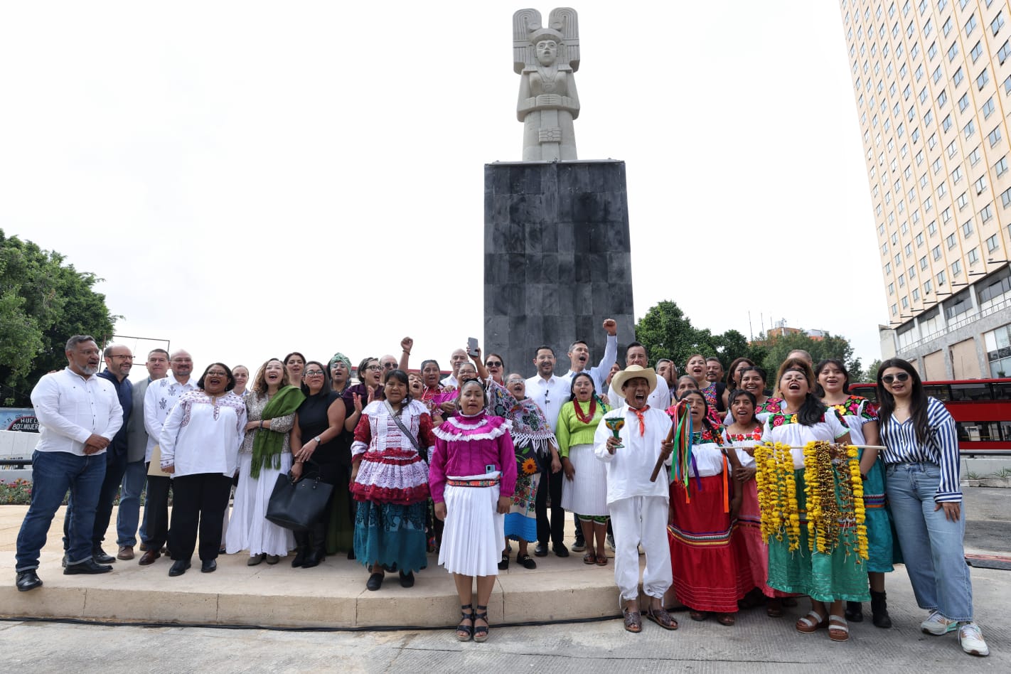 Ciudad de México devela ‘La Joven de Amajac’, monumento anticolonialista y antirracista