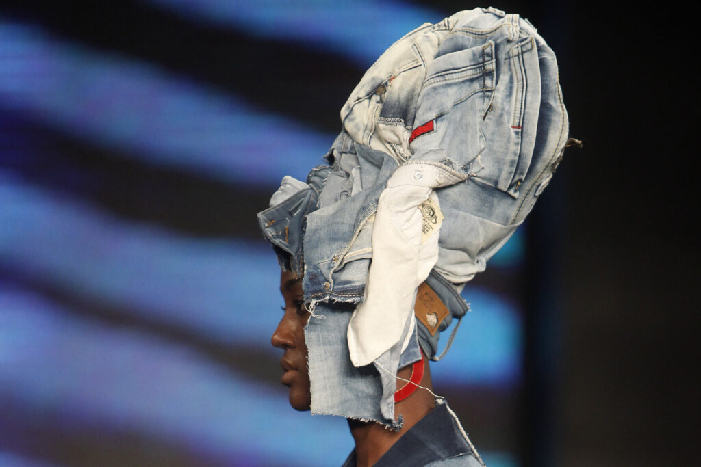 Colección hecha con residuo textil desafía en Colombiamoda al consumismo - colombiatexcolombiamoda-2023-1024x683