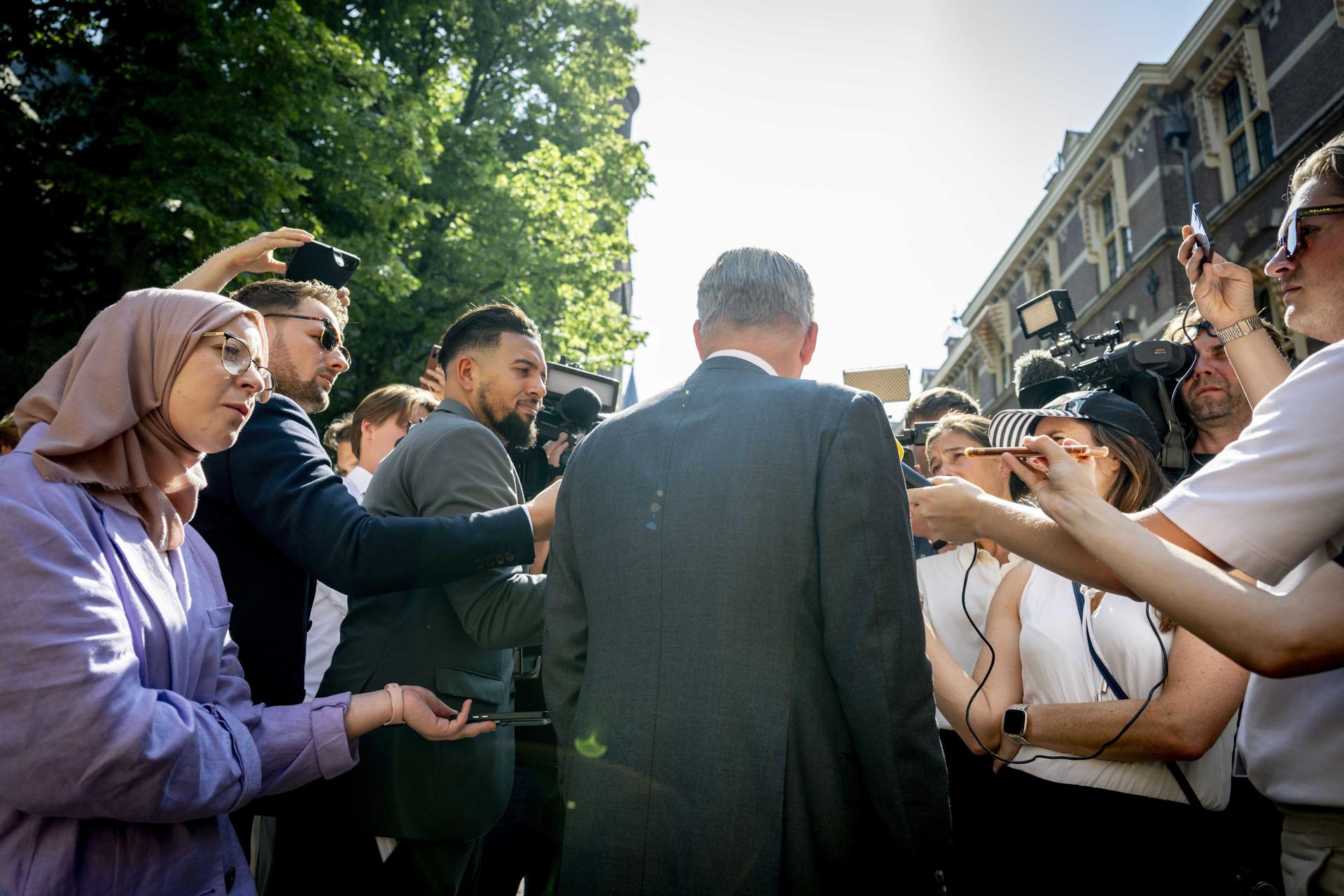 Cae el gobierno de Países Bajos por diferencias sobre el control de asilo