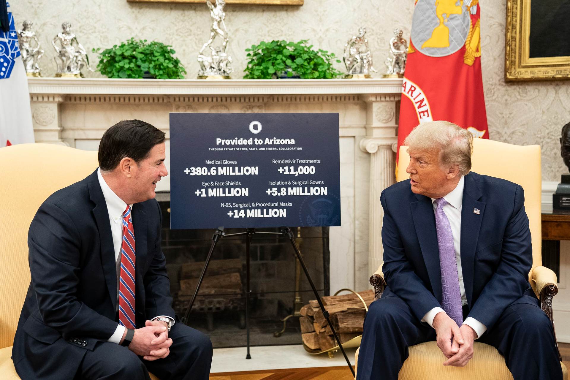 Trump presionó al gobernador de Arizona para que anulara triunfo de Biden, revelan medios