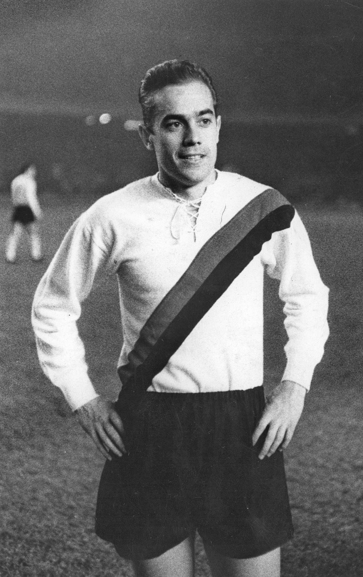 Real Federación Española de Futbol recuerda a Luis Suárez como “una de las mayores leyendas”