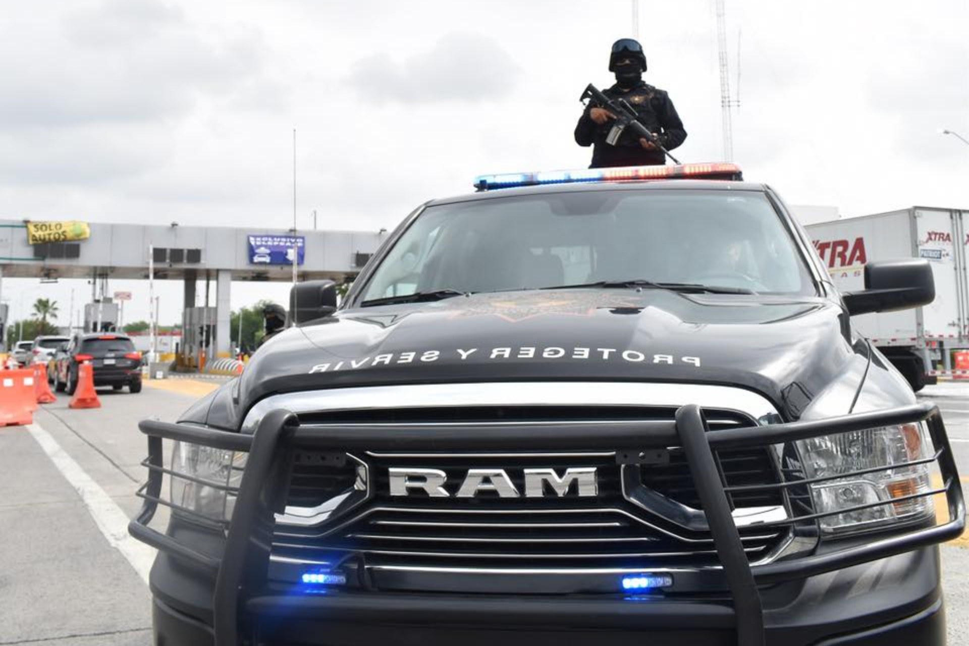 Atacan a  Fuerza Civil cerca del Puente Colombia, en Nuevo León