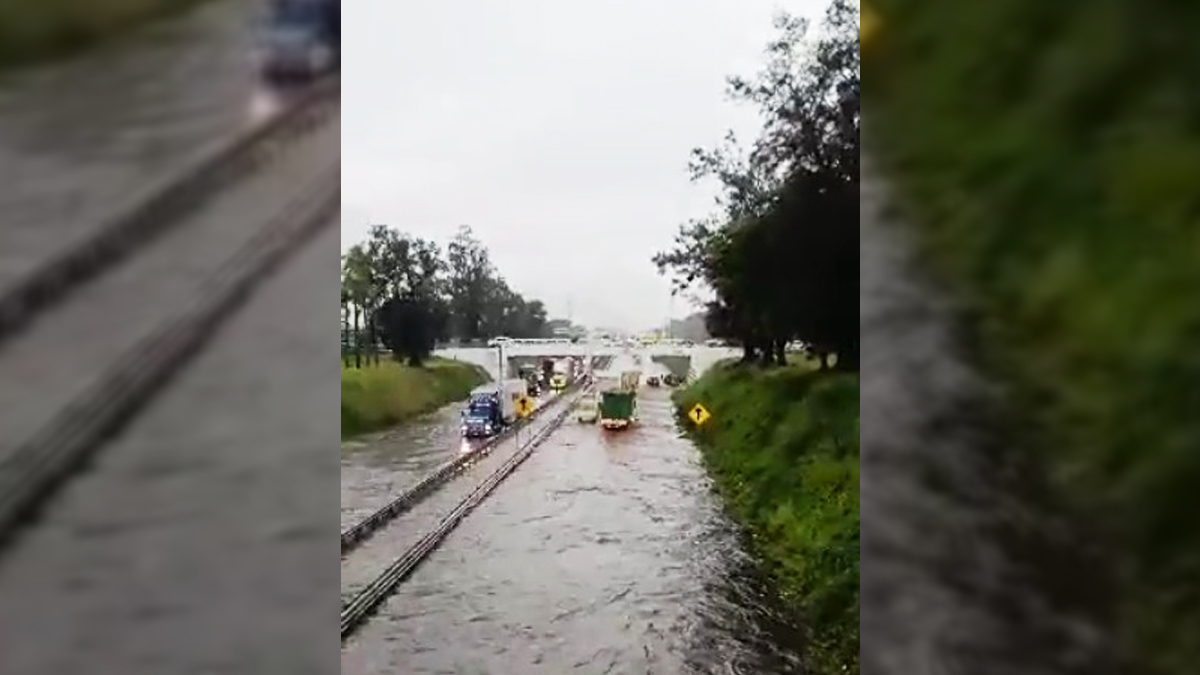 #Video Lluvias inundan la Veracruz-Puebla; hubo 40 km de autos varados #Video Lluvias inundan la Veracruz-Puebla; hubo 40 km de autos varados