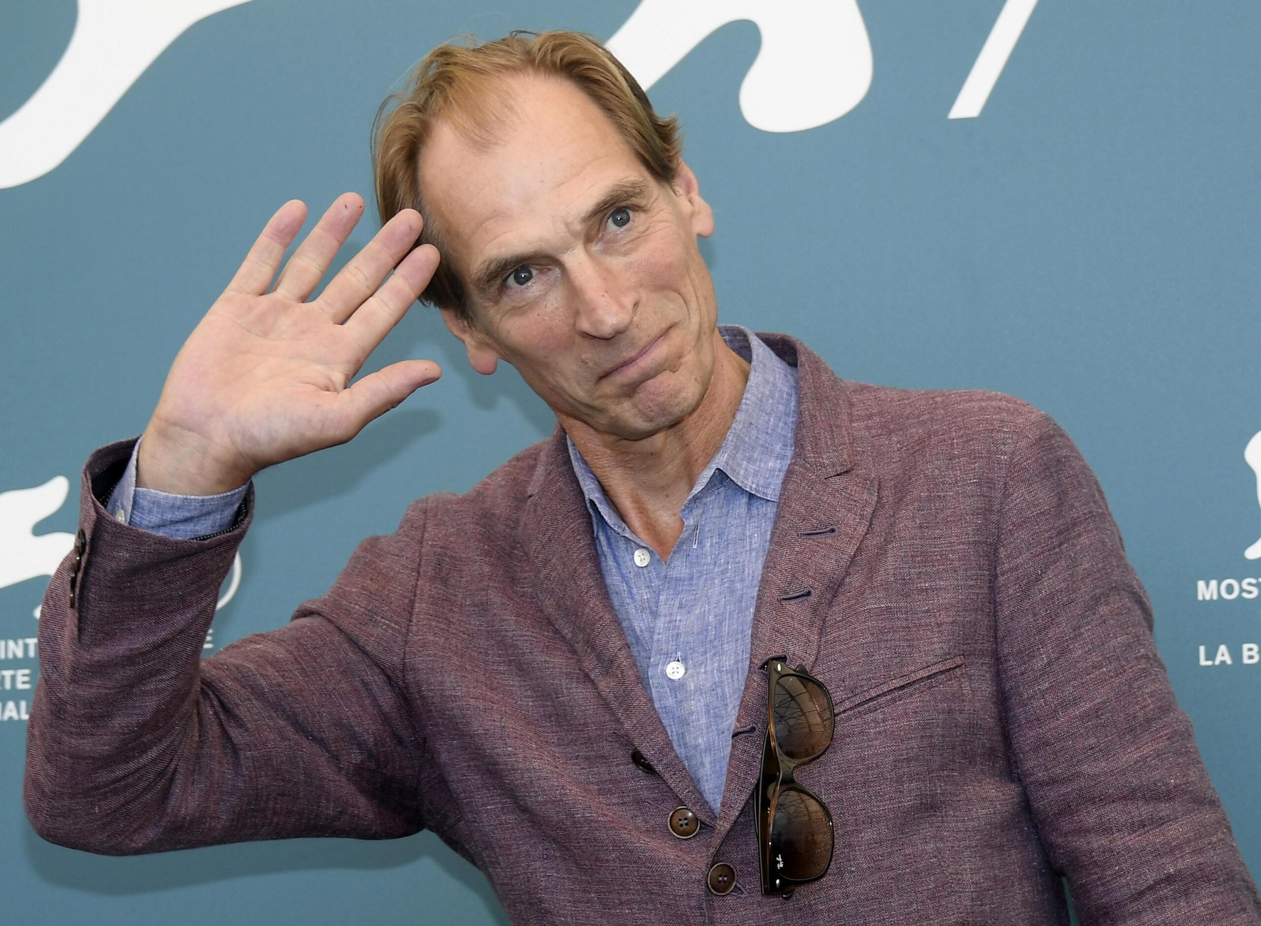 Forenses declaran como “indeterminada” la causa de muerte del actor Julian Sands Forenses declaran como “indeterminada” la causa de muerte del actor Julian Sands