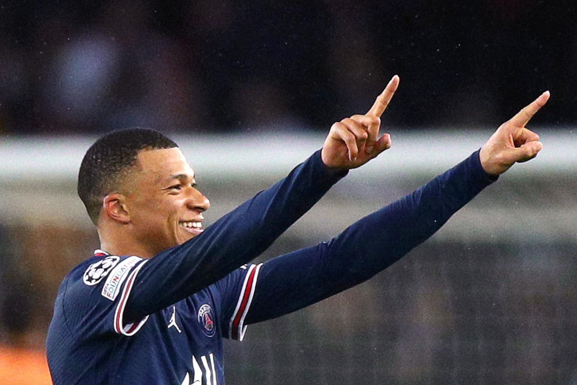 PSG recibe oferta récord Al-Hilal por Mbappé, pero habla también con Barcelona, según prensa