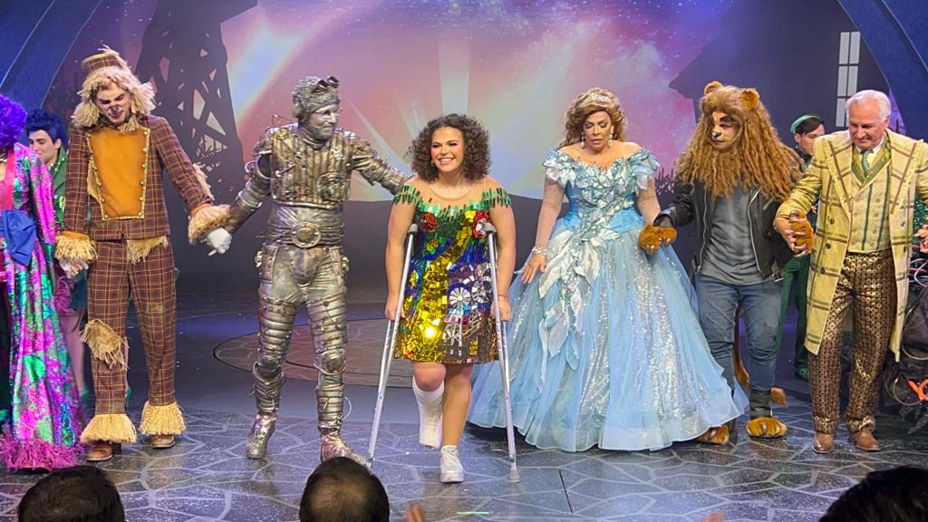 Pese a fractura, Lucero Mijares continuará temporada en 'El Mago' - lucero-mijares8