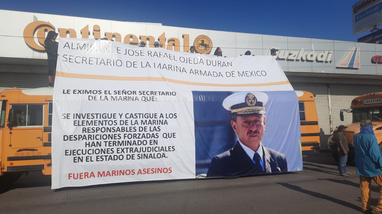 #Video Protestan en Sinaloa contra la Marina por desapariciones #Video Protestan en Sinaloa contra la Marina por desapariciones