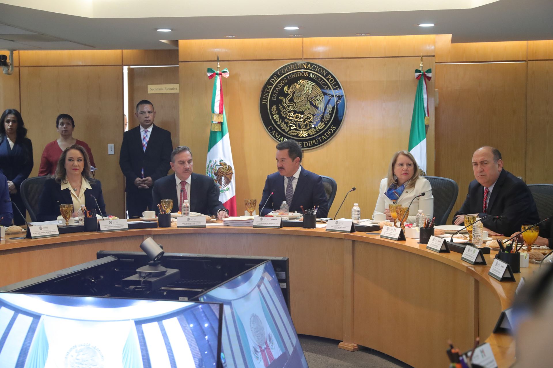 Tres ministros de la Corte se reunieron con diputados para hablar sobre reforma a Poder Judicial Tres ministros de la Corte se reunieron con diputados para hablar sobre reforma a Poder Judicial