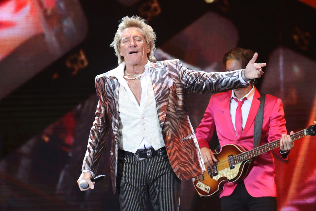 No hay adiós para Rod Stewart, aferrado a la eternidad a sus casi 80 años - no-hay-adios-para-rod-stewart-aferrado-a-la-eternidad-a-sus-casi-80-anos-1024x683