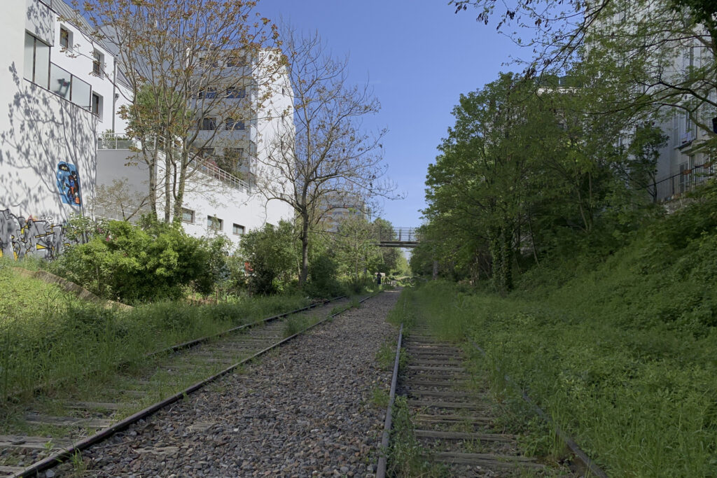 París quiere convertir su olvidado cinturón ferroviario en una vía verde - paris-quiere-convertir-su-olvidado-cinturon-ferroviario-en-una-via-verde-1024x683