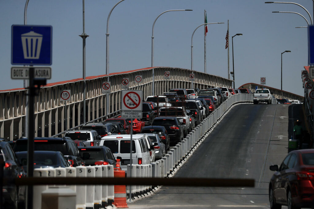 La fortaleza del peso golpea a la economía de la frontera norte de México - paso-fronterizo-hacia-eeuu-1024x683