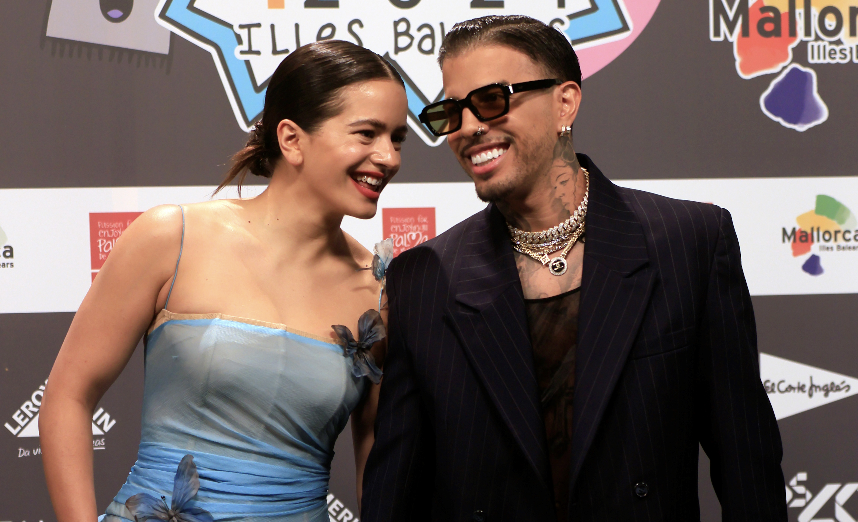 Rauw Alejandro confirma su ruptura con Rosalía y niega infidelidad Rauw Alejandro confirma su ruptura con Rosalía y niega infidelidad