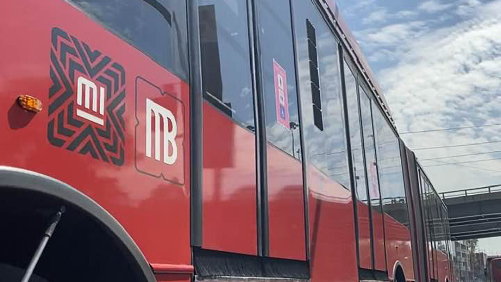 Choque entre dos unidades del Metrobús deja doce lesionados Choque entre dos unidades del Metrobús deja doce lesionados