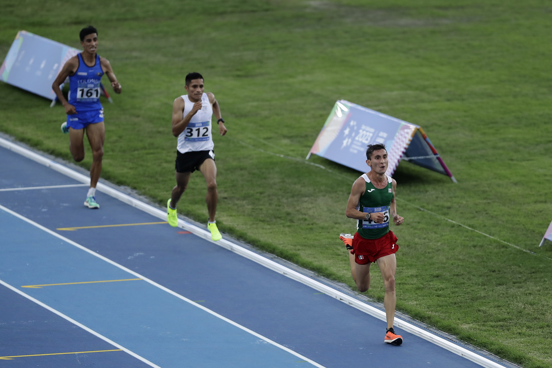Zambrano le da a México el oro en los 10 mil metros