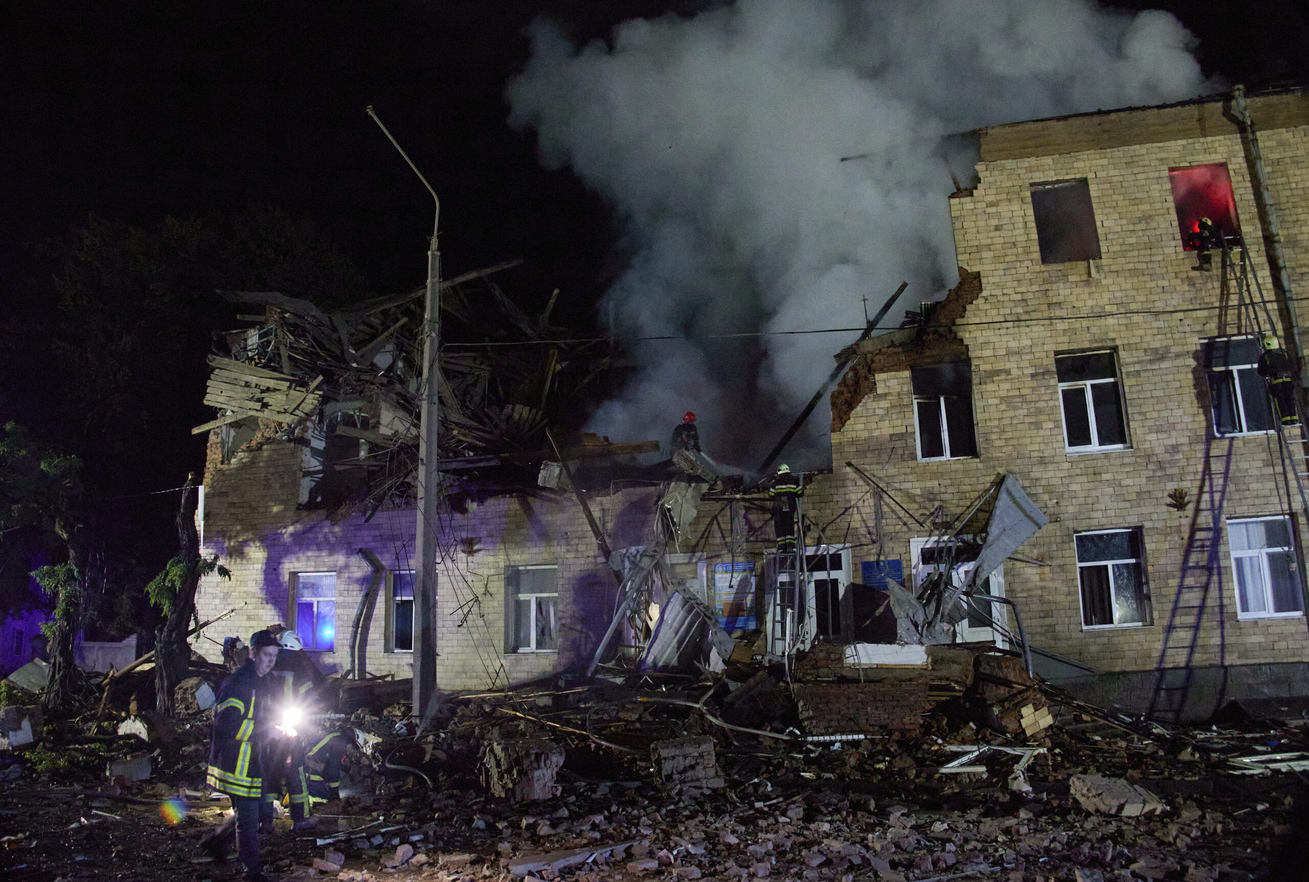 Tres muertos en Lutsk en una nueva noche de bombardeos rusos contra ciudades en Ucrania