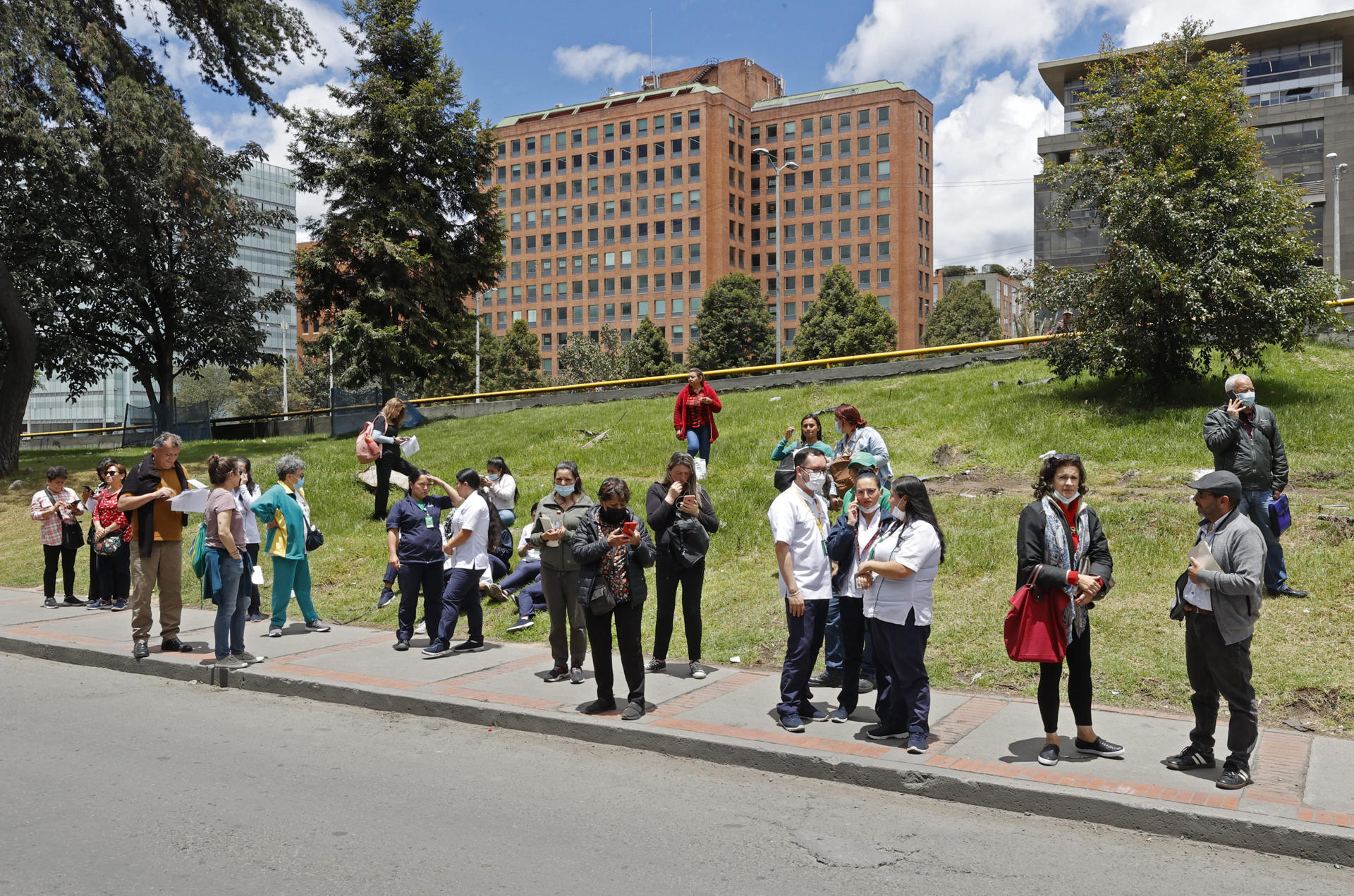 Sismo de magnitud 6.1 sacude a Bogotá y buena parte de Colombia