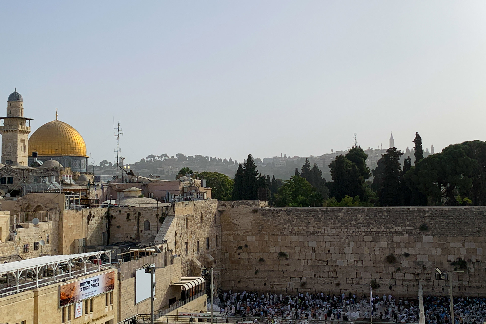 Detienen a 8 estudiantes palestinos sospechosos de planear un ataque