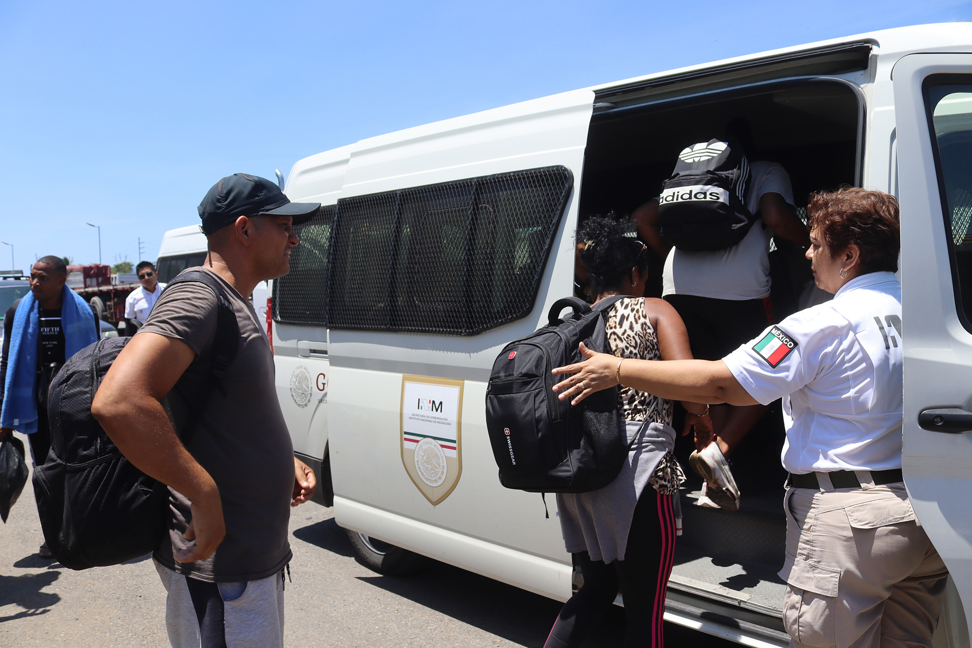 Agentes mexicanos hallan en una semana a 603 migrantes de Asia, África y América