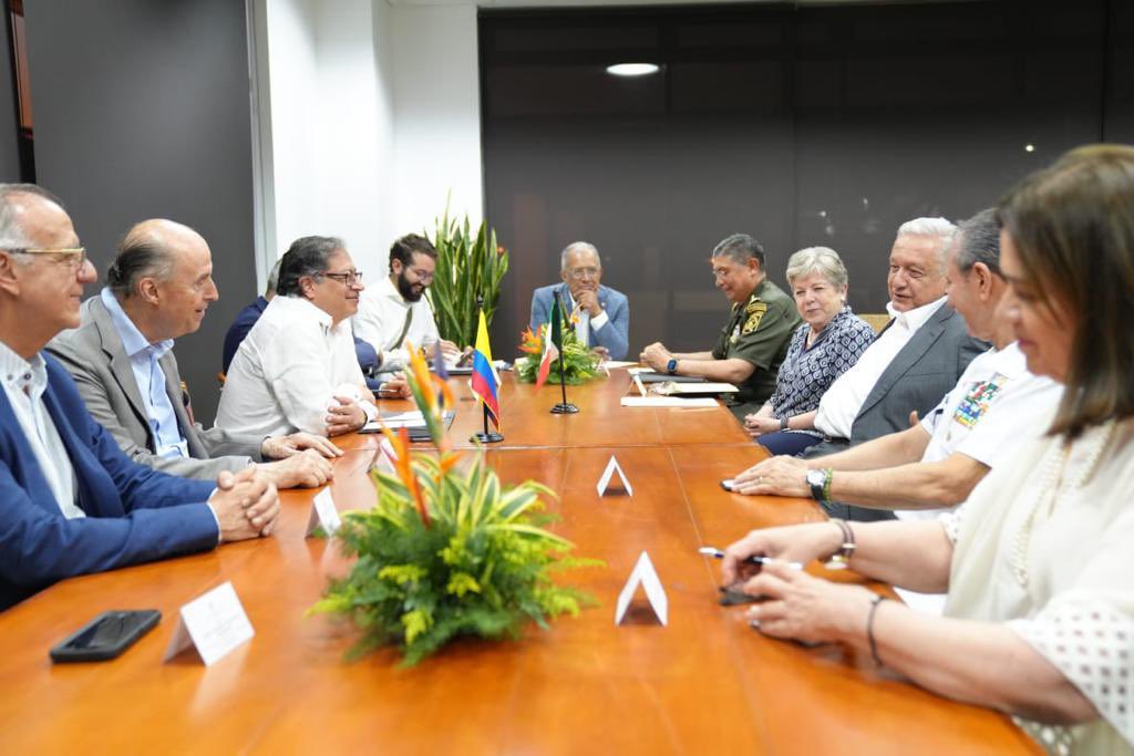 López Obrador y Petro se reúnen por primera vez en Colombia