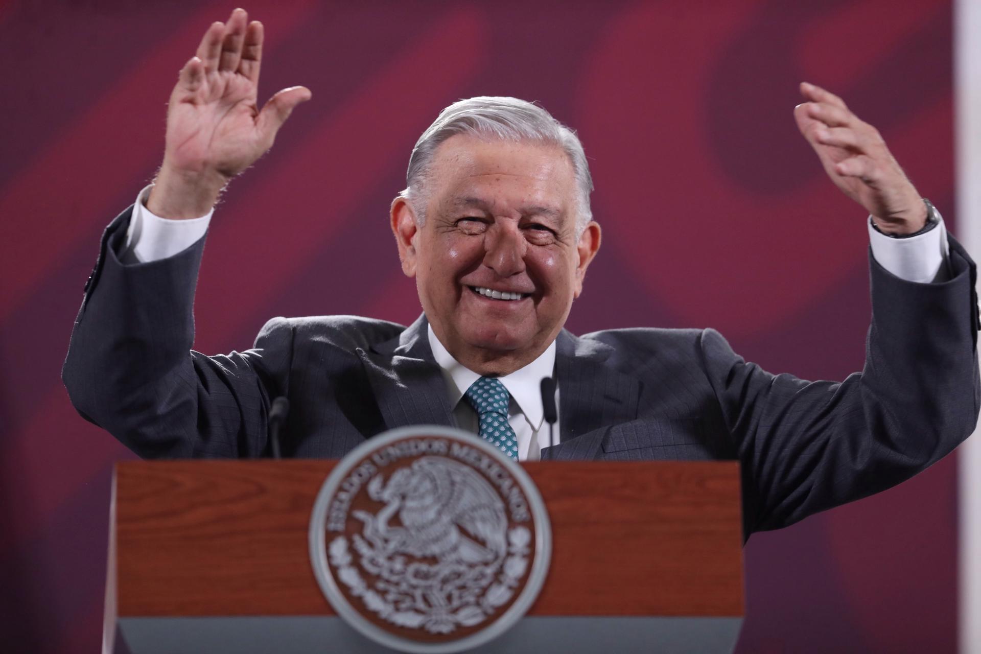 López Obrador inicia su viaje de trabajo a Colombia y Chile