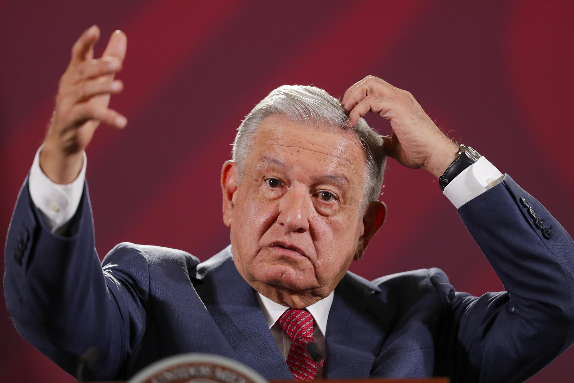 “No habrá crisis”: AMLO defiende que no hay endeudamiento en su presupuesto para 2024