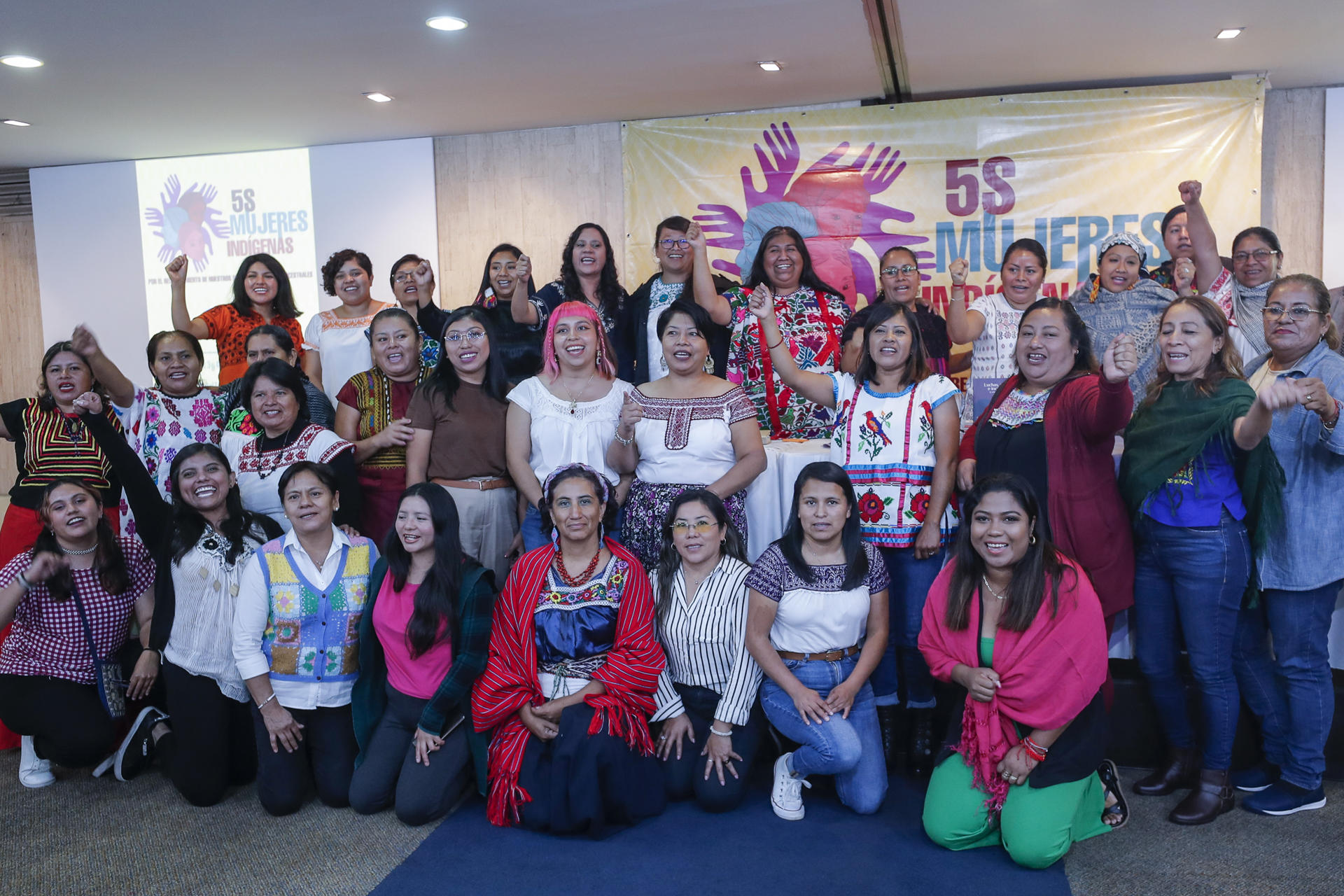 Asamblea de Mujeres Indígenas exige a AMLO aprobar reforma de pueblos originarios Asamblea de Mujeres Indígenas exige a AMLO aprobar reforma de pueblos originarios