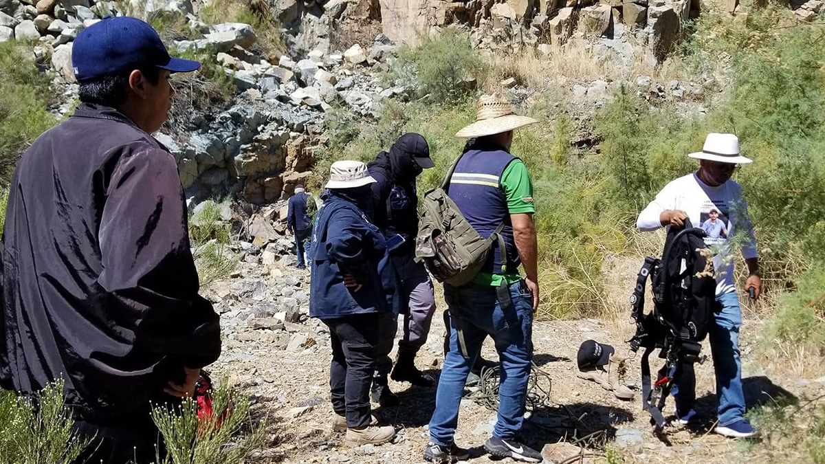 Colectivos hallan en Tijuana seis cadáveres en dos fosas clandestinas