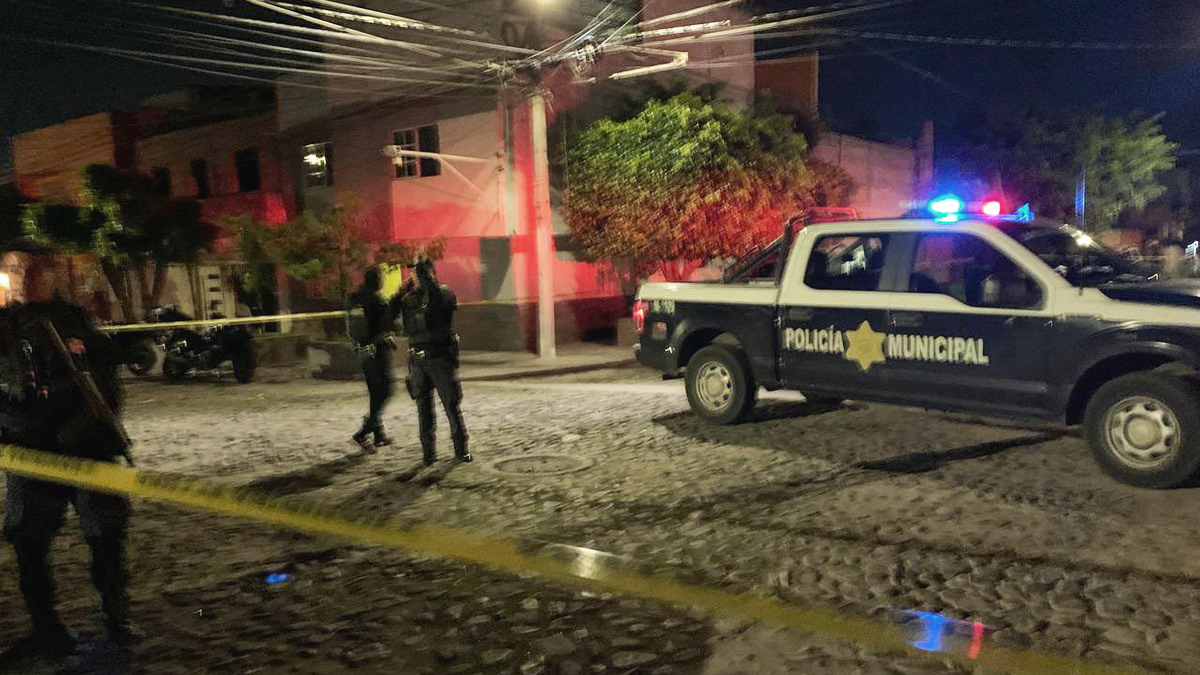 Ataque deja dos policías muertos en Querétaro Ataque deja dos policías muertos en Querétaro