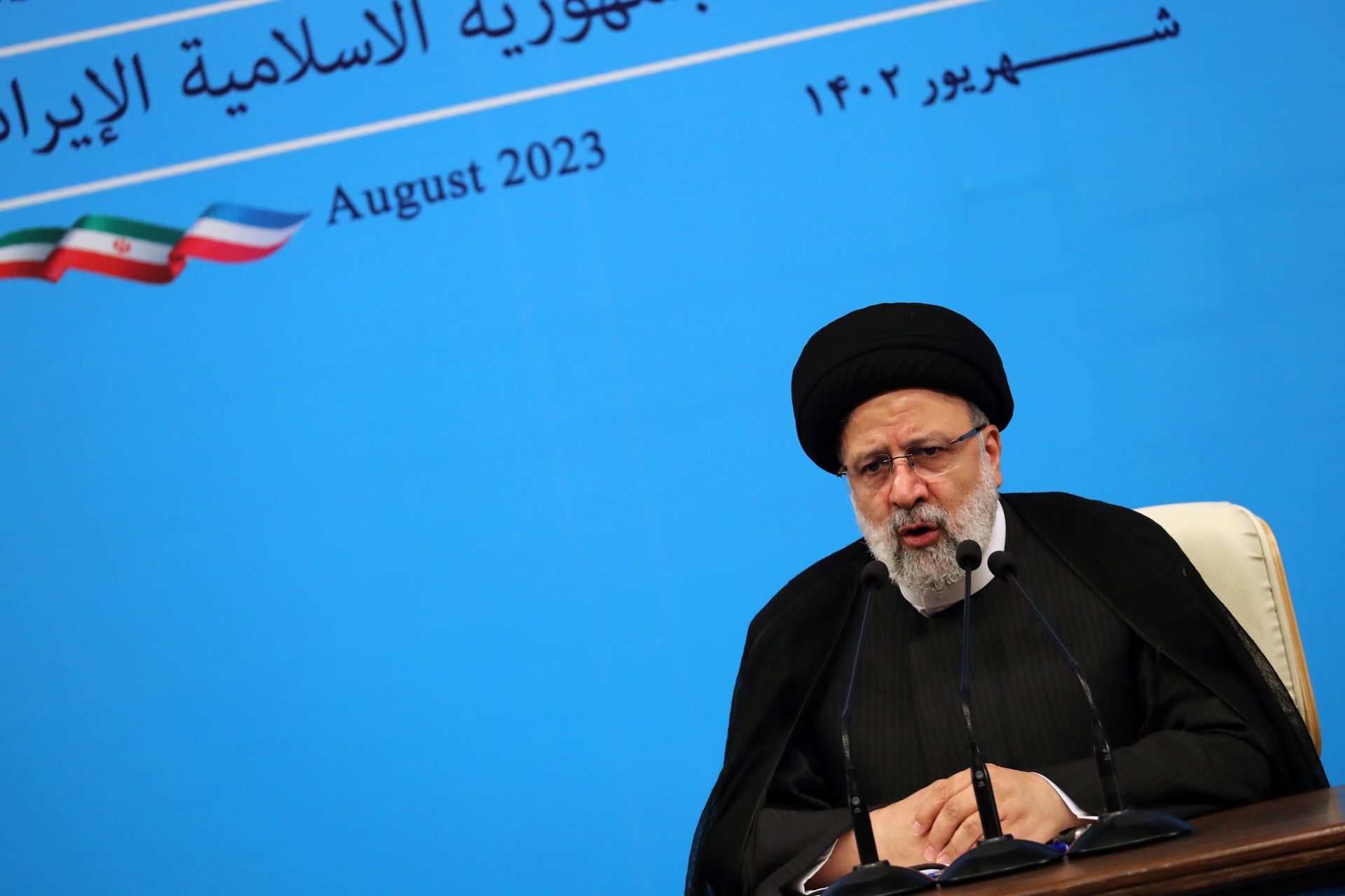 Cinco estadounidenses y dos iraníes llegan a Catar para el canje de prisioneros