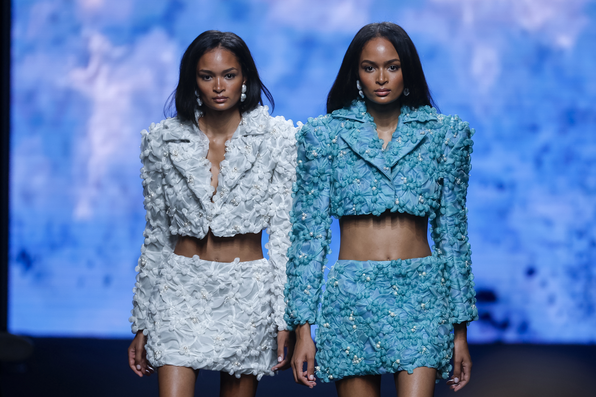 Claro Couture lleva el océano a la pasarela de Madrid