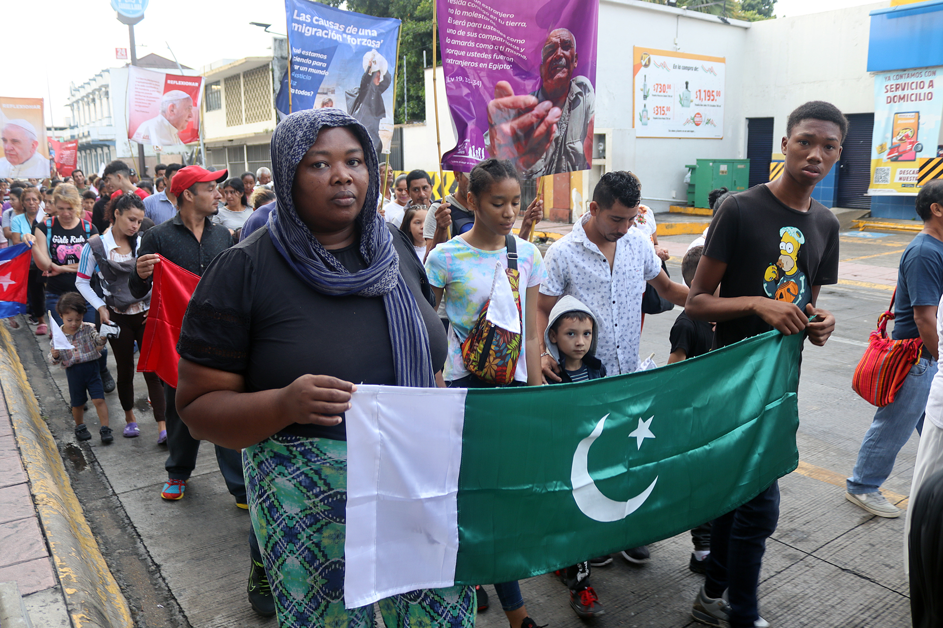 Con procesión en Chiapas, migrantes piden que se regule su tránsito a Estados Unidos