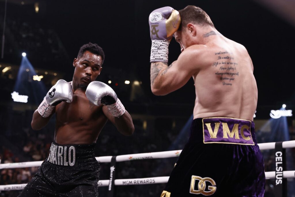 'Canelo' Álvarez derrota a Charlo y tiene otra noche de gloria en Las Vegas - d08797e781d2952d0131aba2c202d5db350c7645w-1024x683