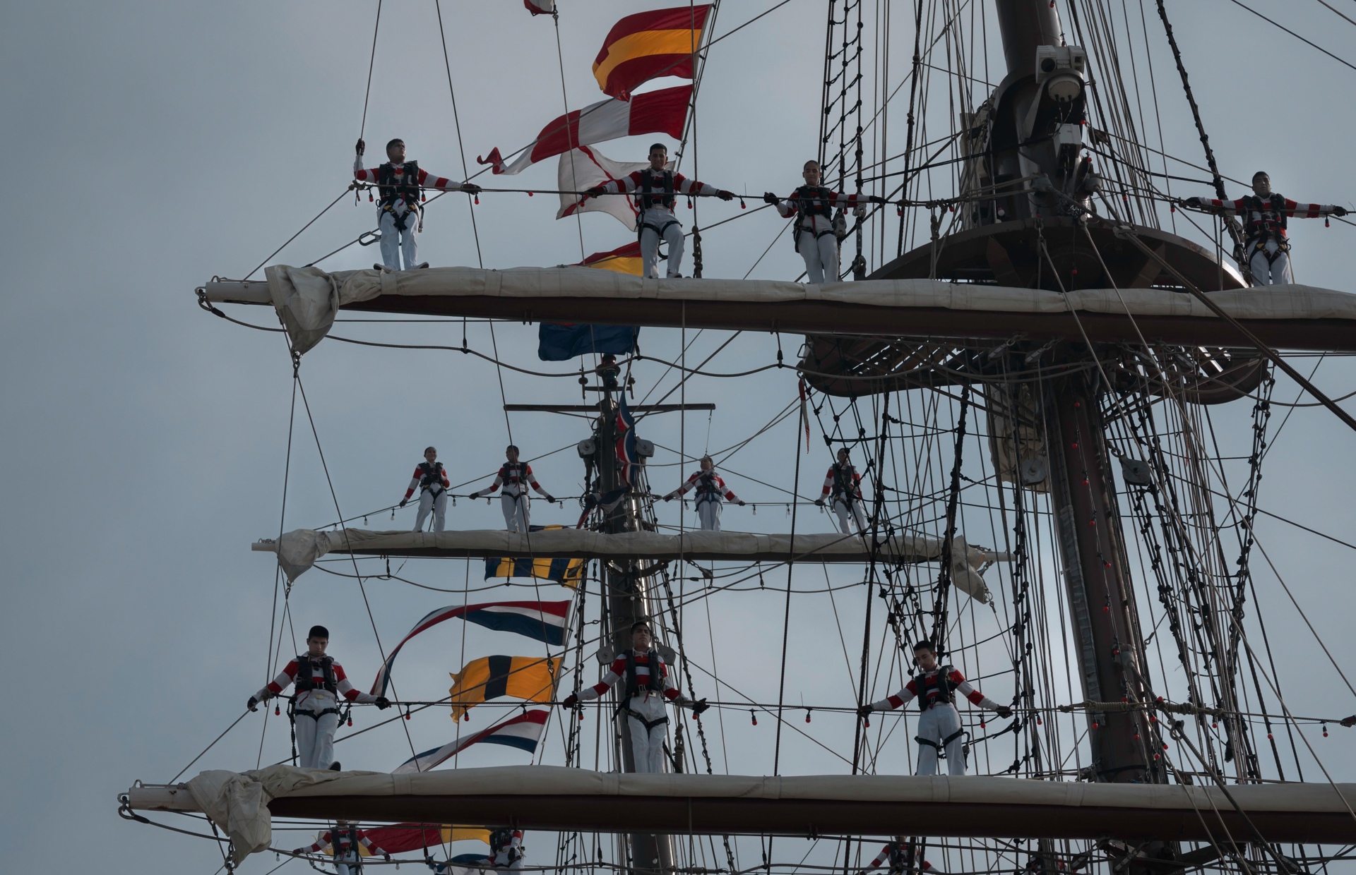 El buque escuela peruano Unión llega a Shanghái en su vuelta al mundo conmemorativa