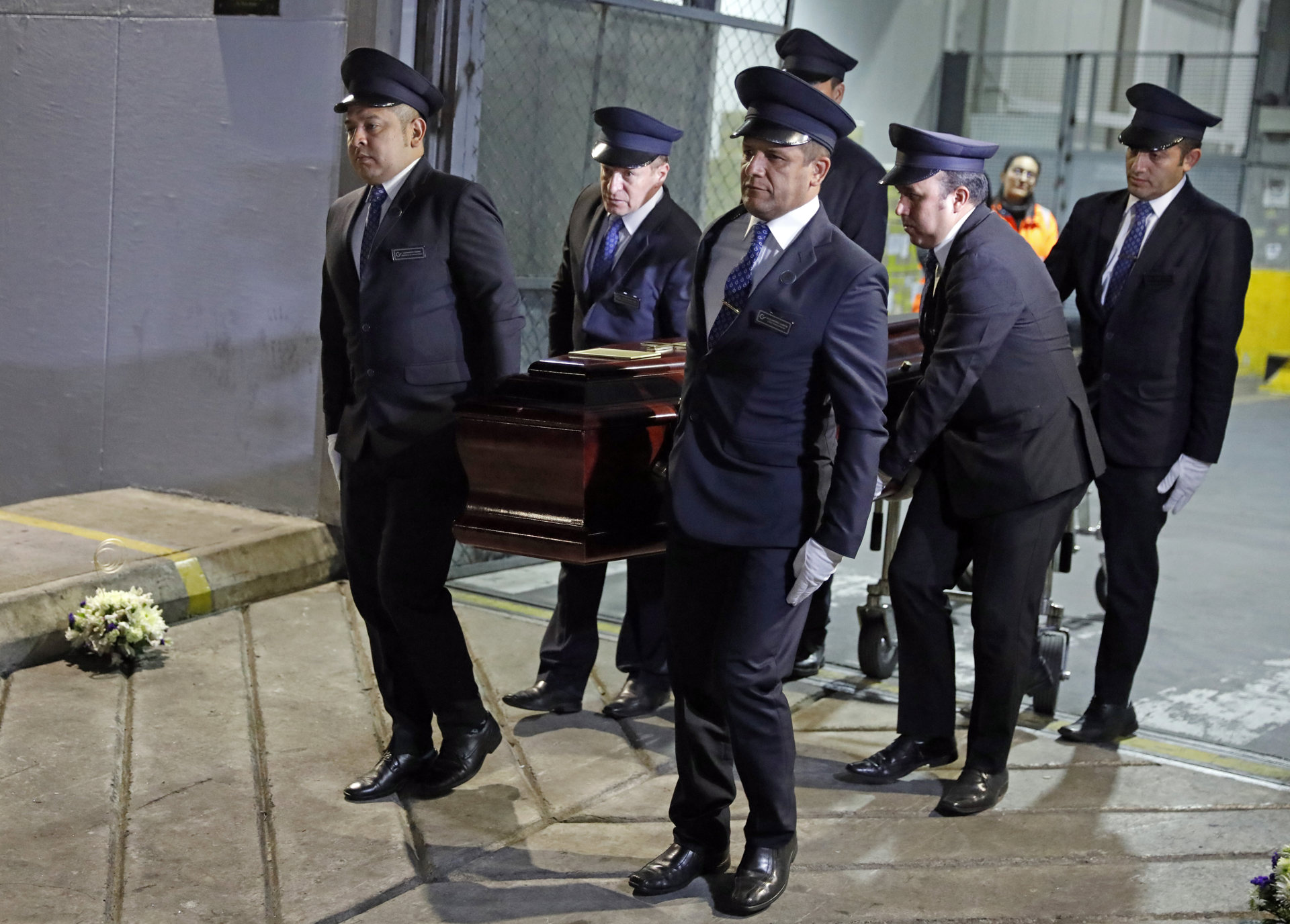 El cuerpo de Fernando Botero llega a Colombia para una semana de homenajes