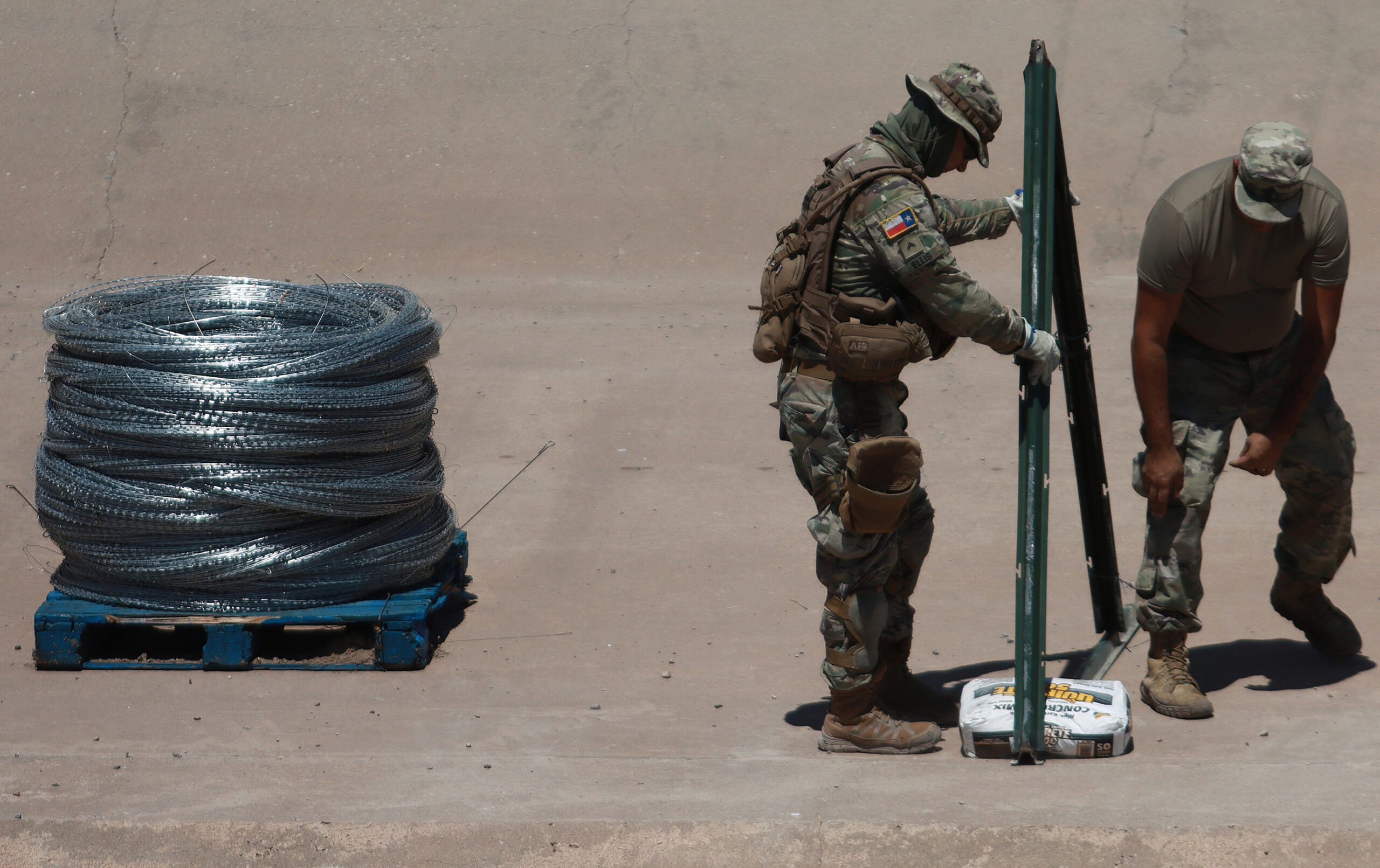Manifestantes exigen en la frontera de Texas el fin de medidas antimigrantes de Abbott