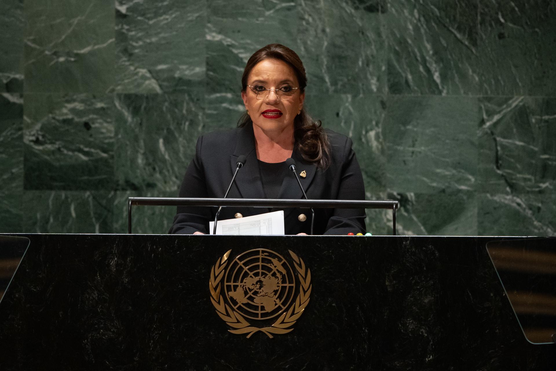 Presidenta de Honduras va el sábado a frontera sur de EE.UU. para abordar cooperación migratoria Presidenta de Honduras va el sábado a frontera sur de EE.UU. para abordar cooperación migratoria