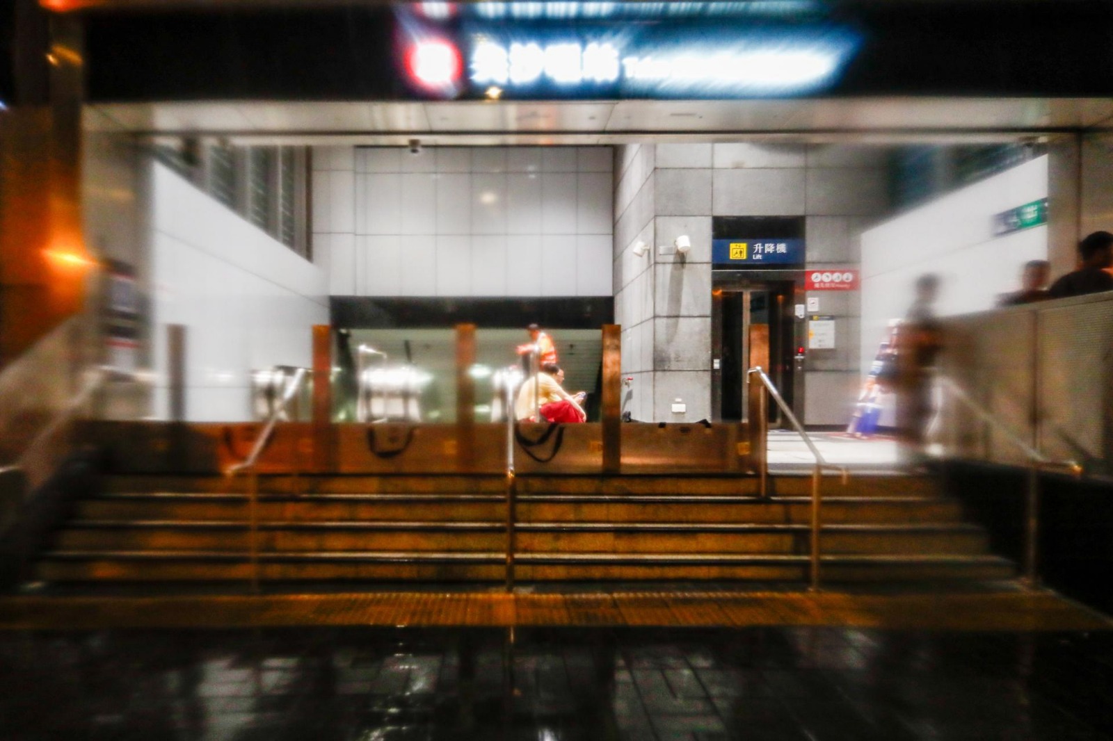 Un temporal sin precedentes en 140 años causa graves inundaciones en Hong Kong