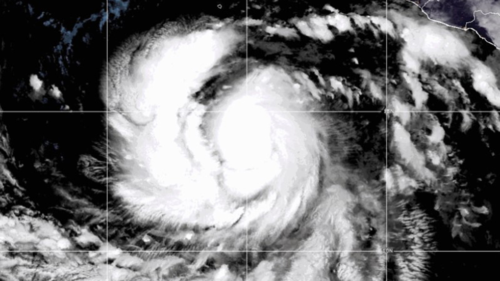 Jova evoluciona a huracán; provocará lluvias en cuatro estados Jova evoluciona a huracán; provocará lluvias en cuatro estados