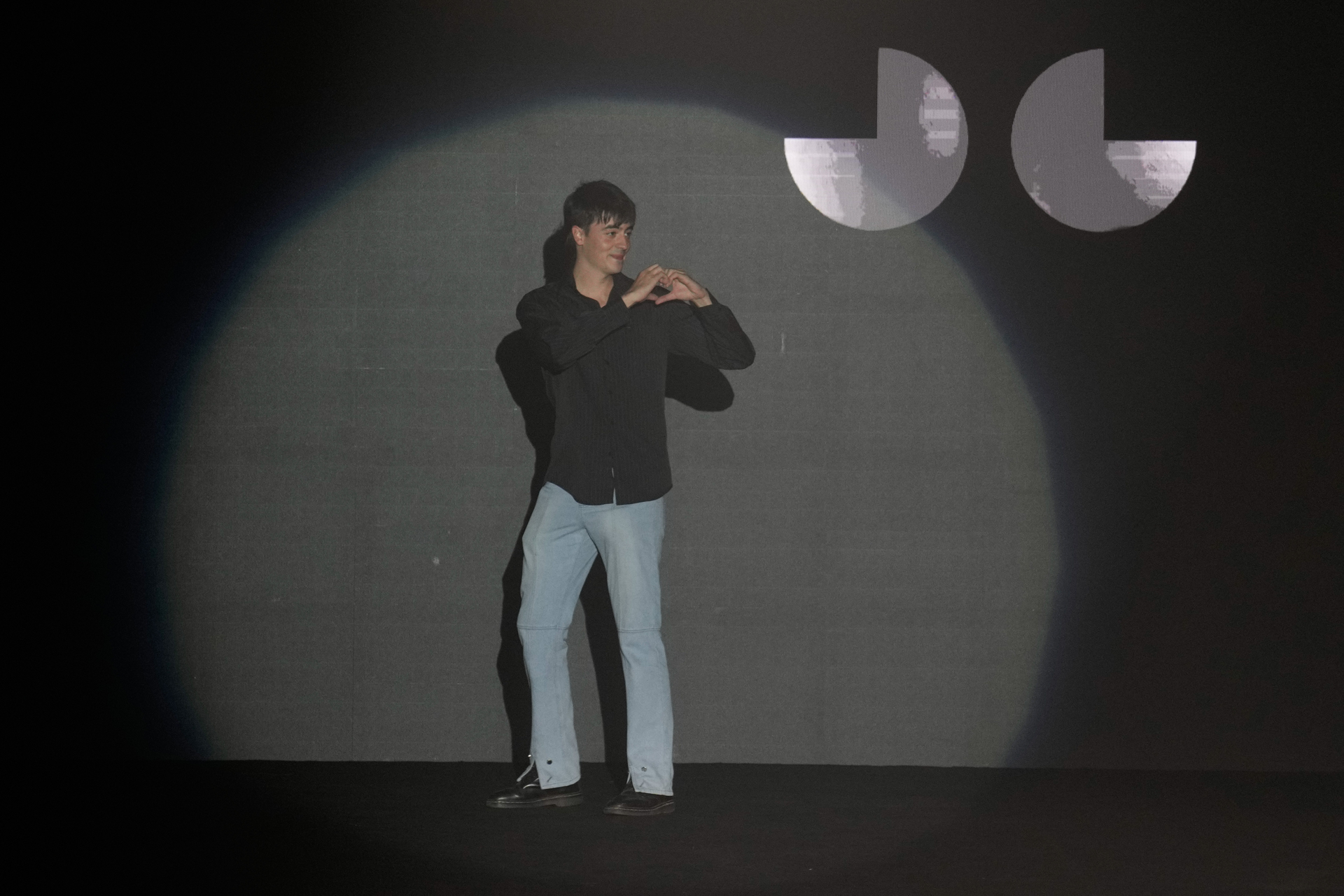 Javier Guijarro, prendas funcionales sobre patrones amplios