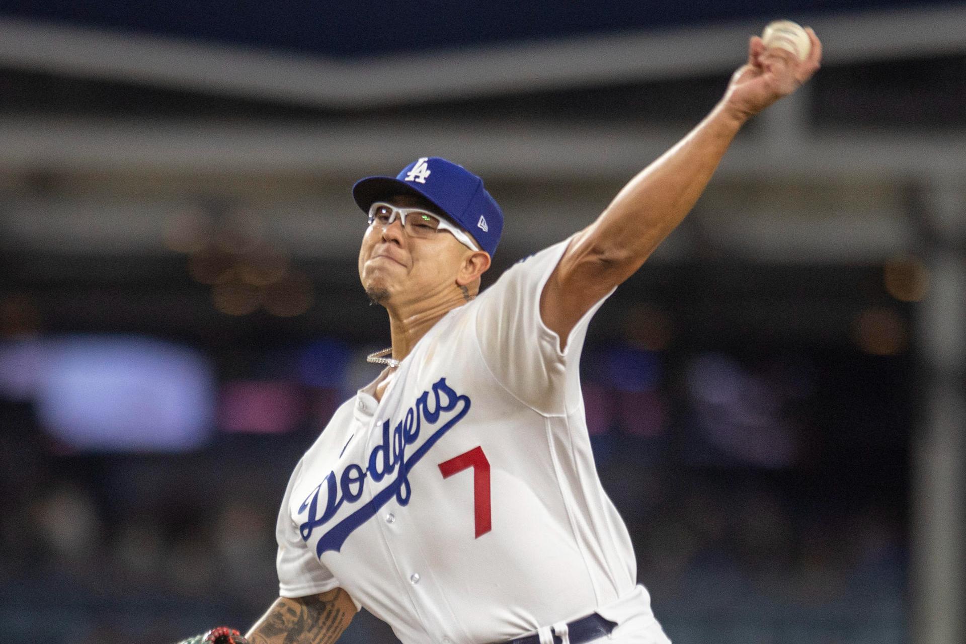 Dodgers borran a Julio Urías para conmemorar el Mes de la Herencia