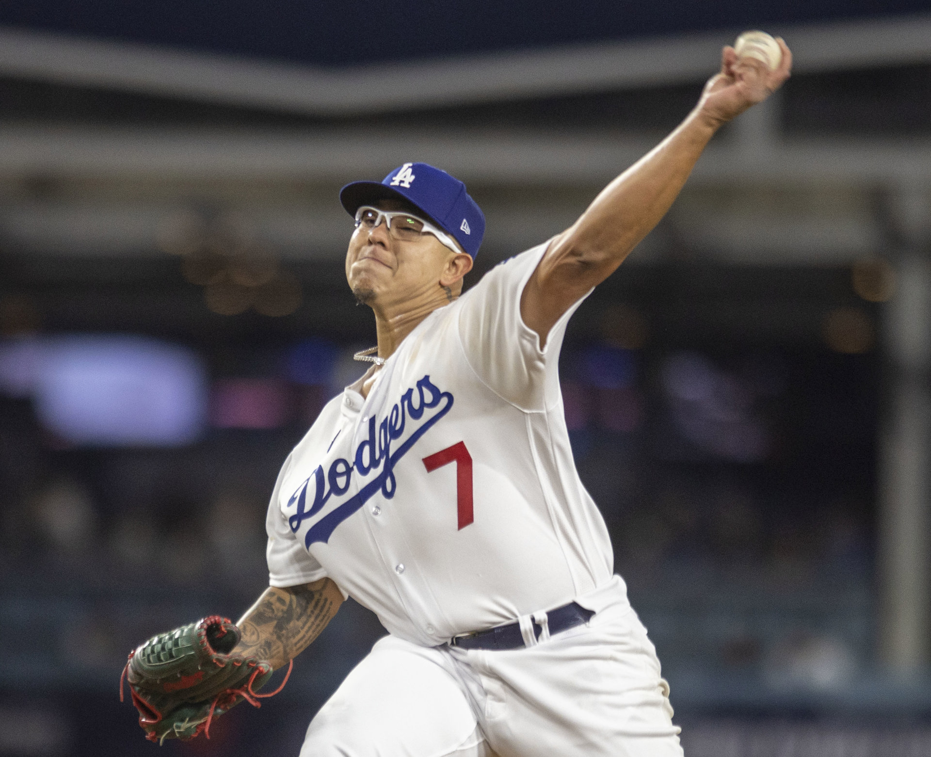 MLB ordena la baja administrativa de Julio Urías tras acusaciones de violencia doméstica