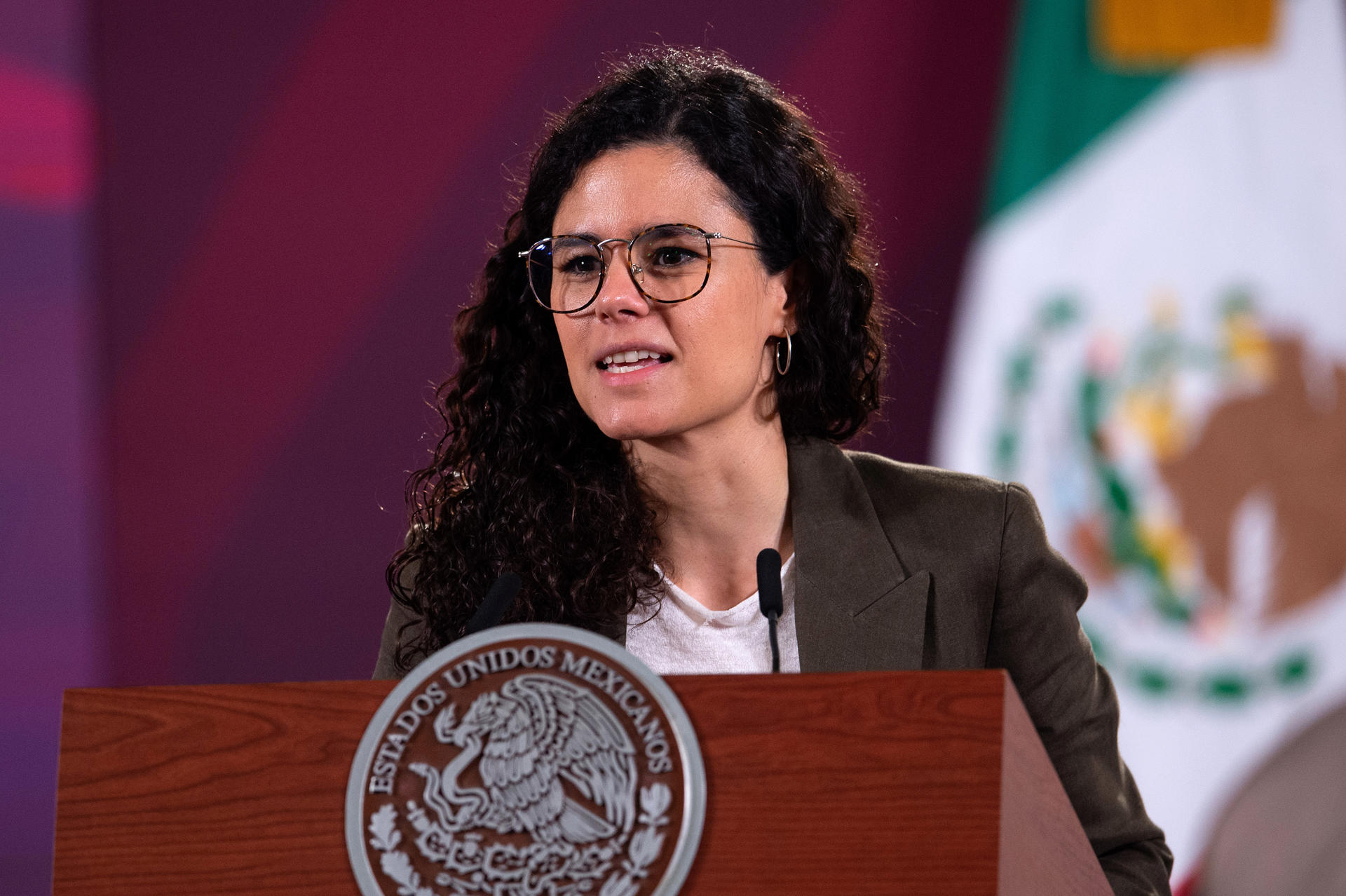 Paquete Económico 2024 garantiza transición ordenada: Luisa Alcalde