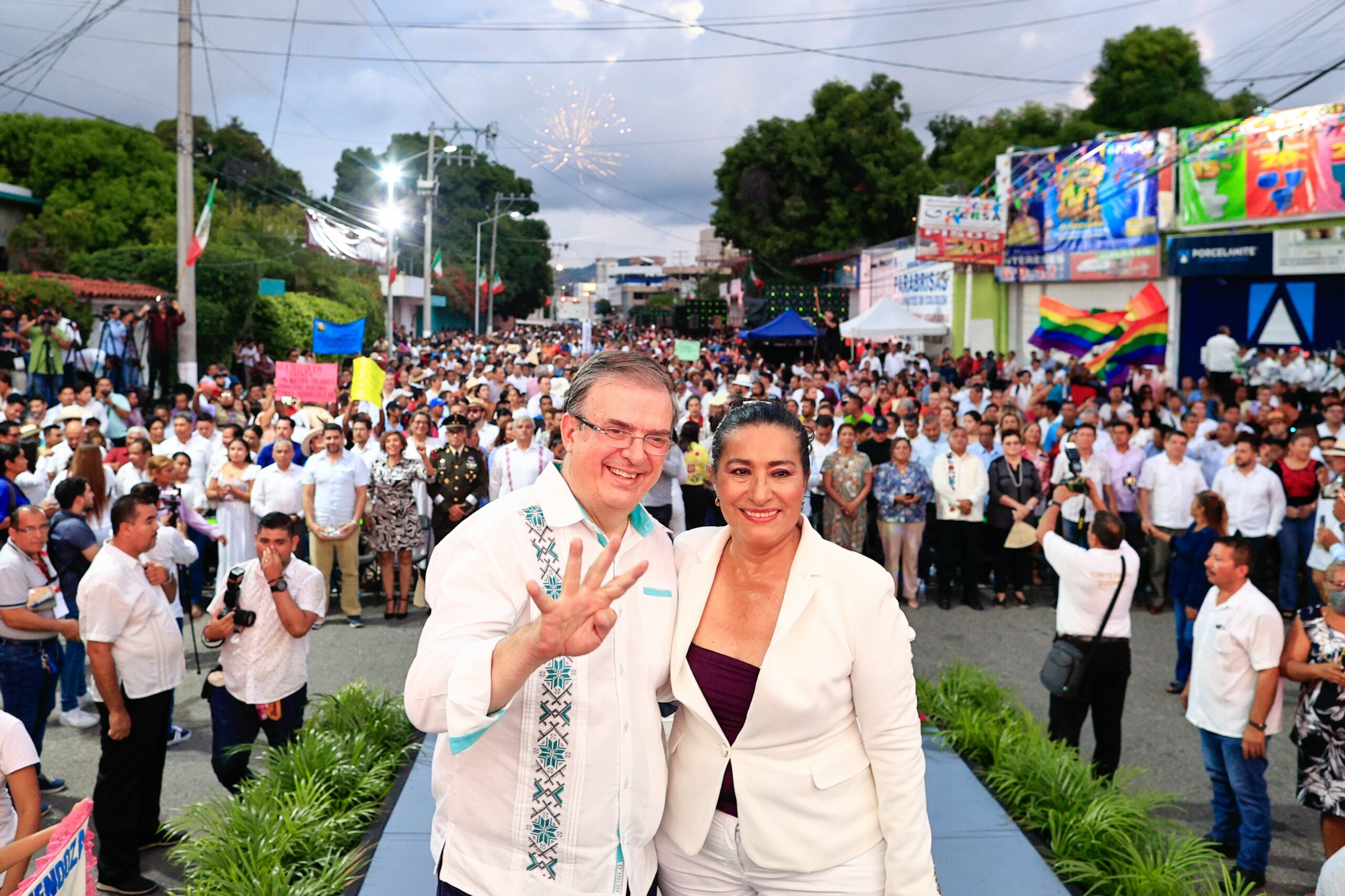 Marcelo Ebrard reaparece en informe de labores de la alcaldesa Abelina López en Acapulco