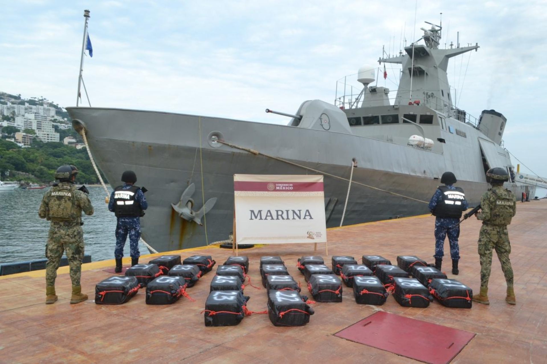 Marina asegura casi una tonelada de cocaína en costas de Guerrero Marina asegura casi una tonelada de cocaína en costas de Guerrero