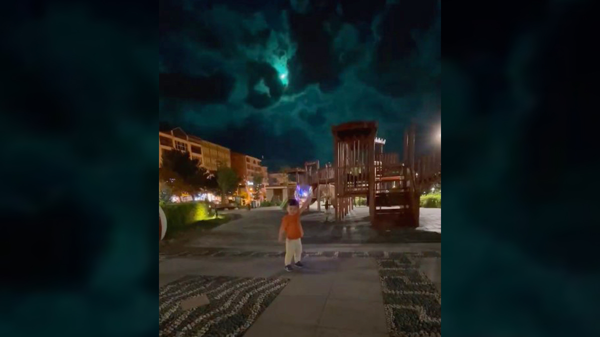 #Video Posible meteorito ilumina el cielo en Turquía